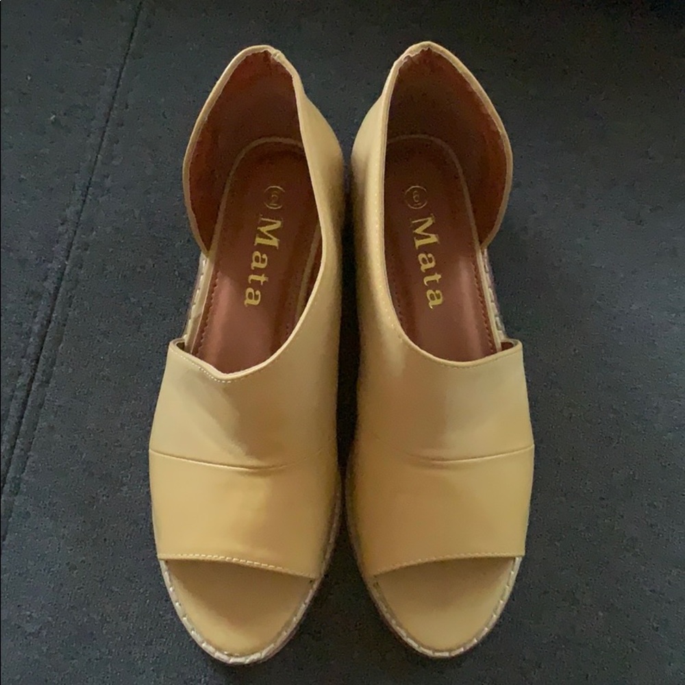 Side cut out open toe flats